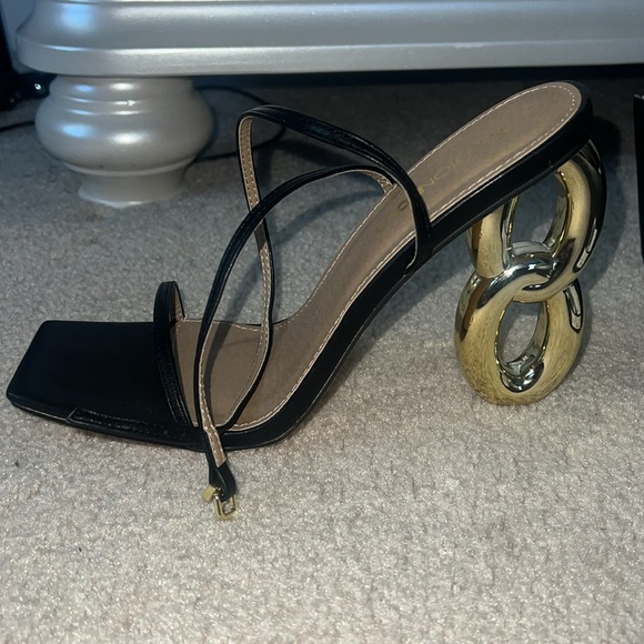 Chain Heels - Picture 2 of 2